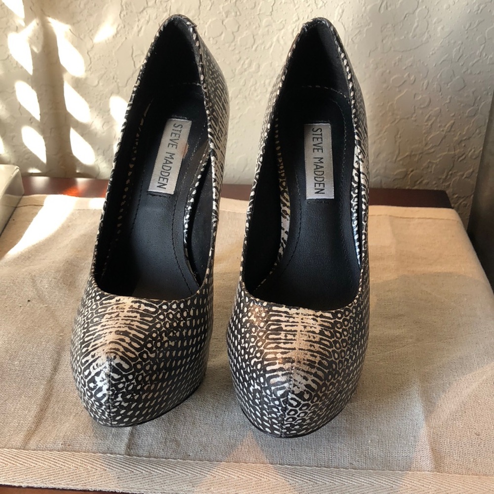 Black & white stiletto heels